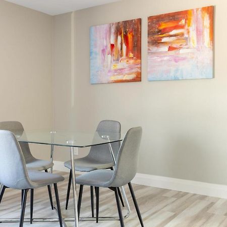Entire 2 Bedroom Apartment Downtown - U2 Kitchener Exteriér fotografie
